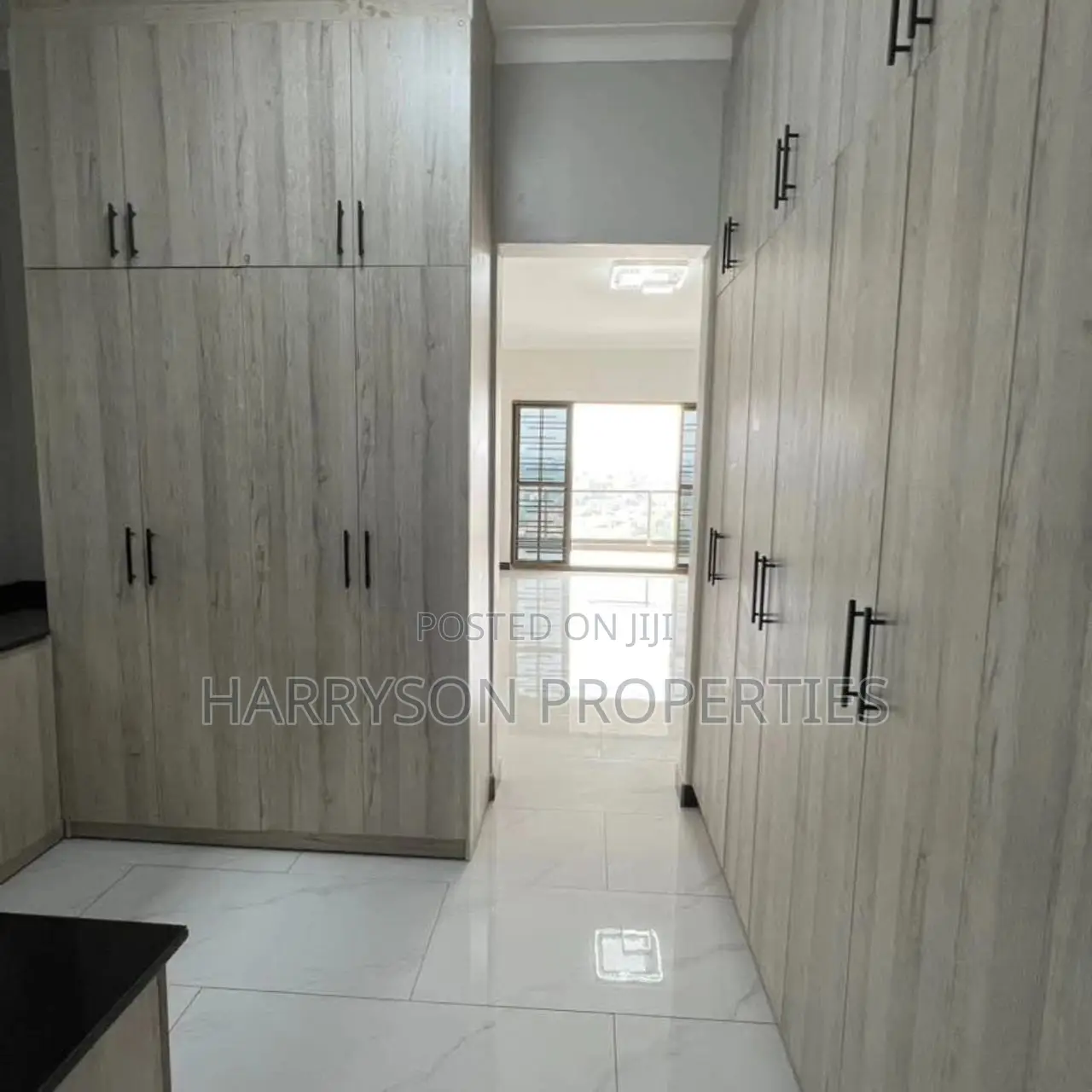7bdrm Mansion in Kyanja, Central Division for sale