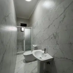 7bdrm Mansion in Kyanja, Central Division for sale
