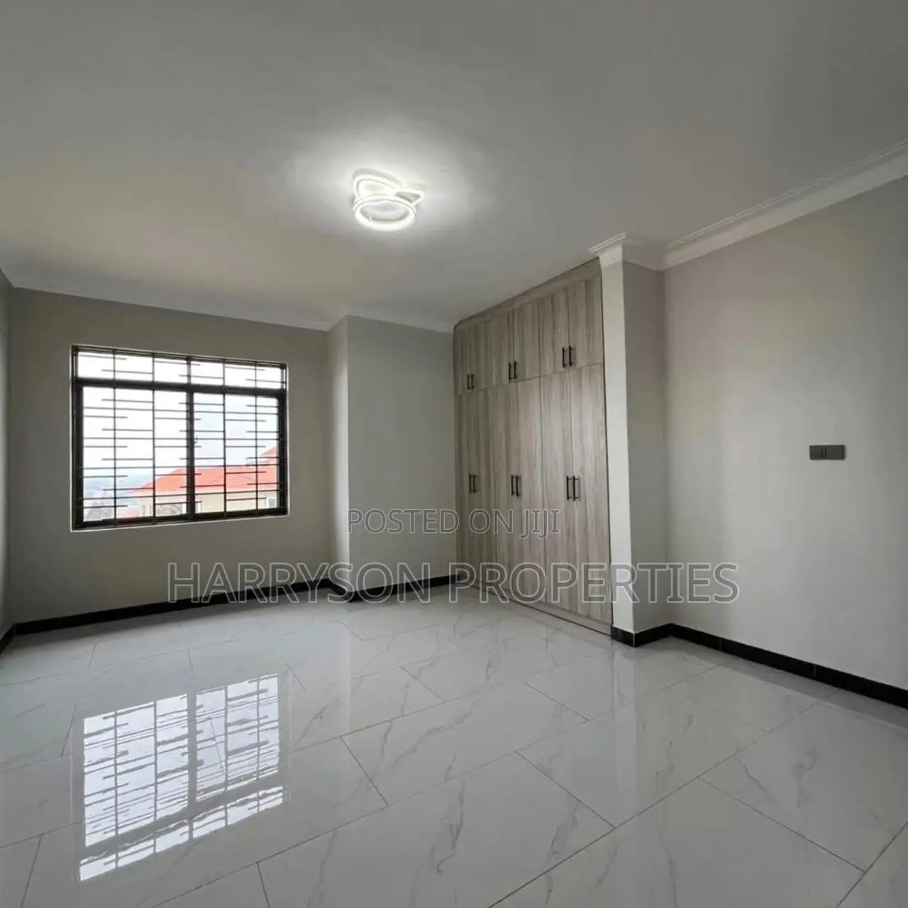 7bdrm Mansion in Kyanja, Central Division for sale