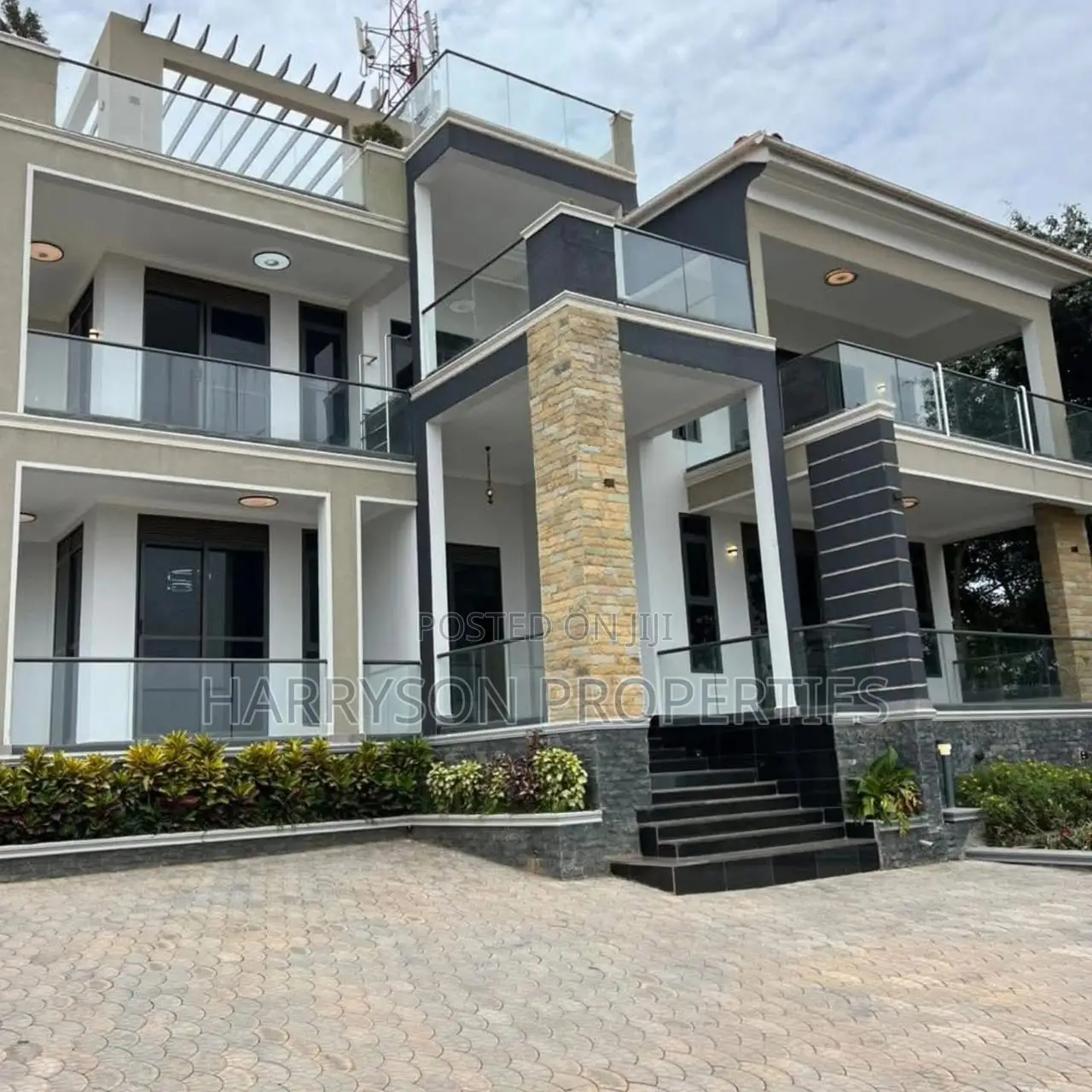 7bdrm Mansion in Kyanja, Central Division for sale