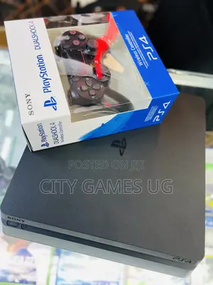 Ps4 Console - With Fc26 and Game Pad :/