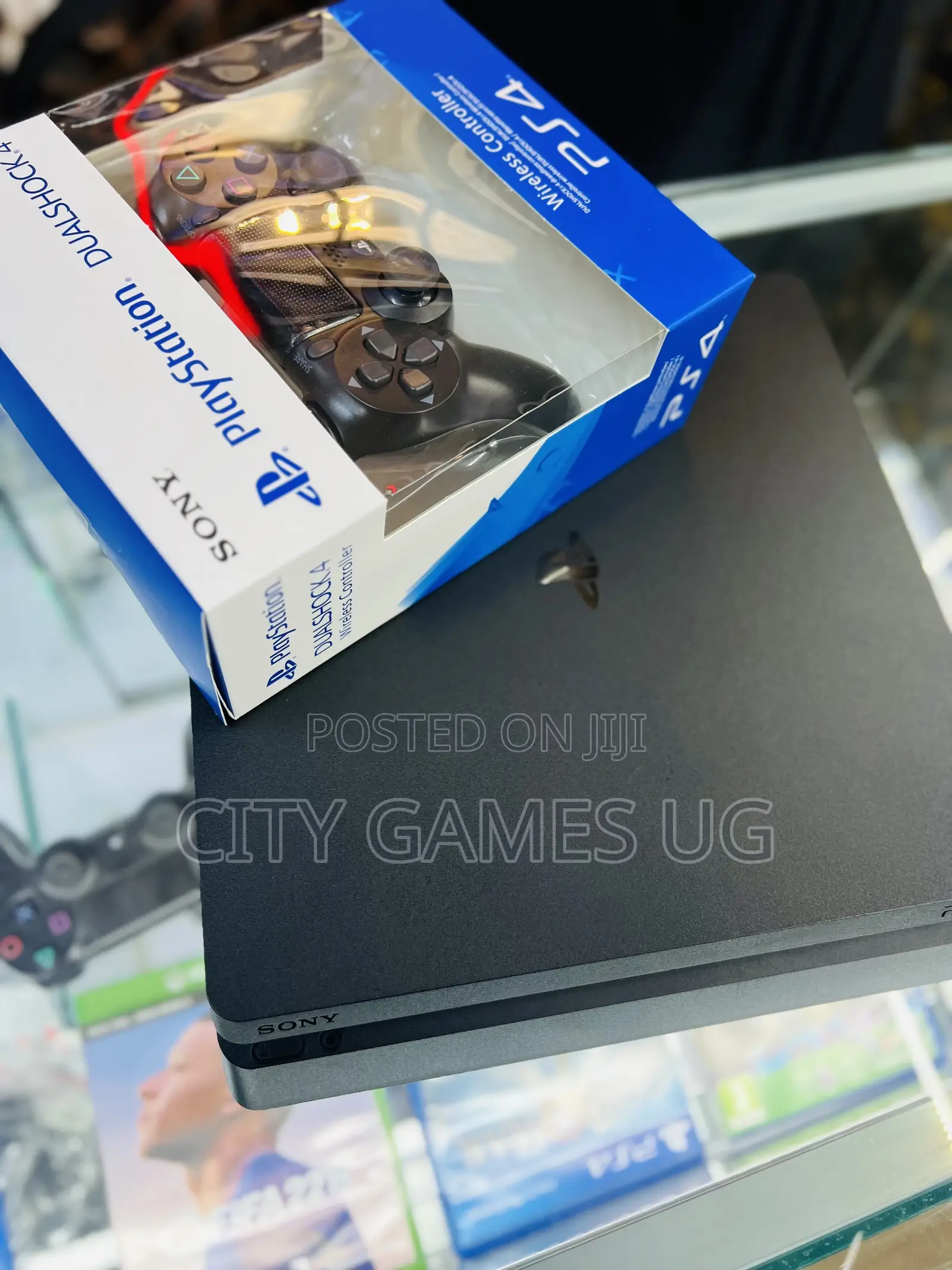 Ps4 Console - With Fc26 and Game Pad :/