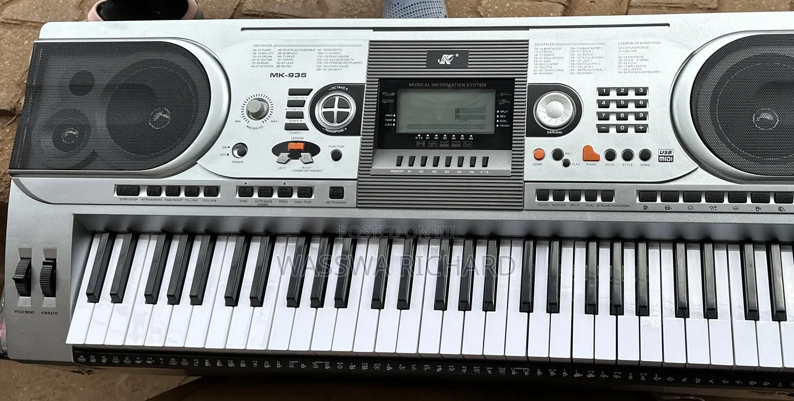 Electronic Keyboard Mk 935