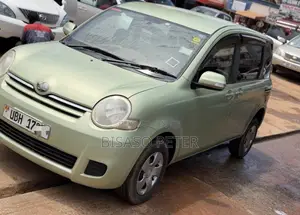 Toyota Sienta 1.5 AWD 2009 Green