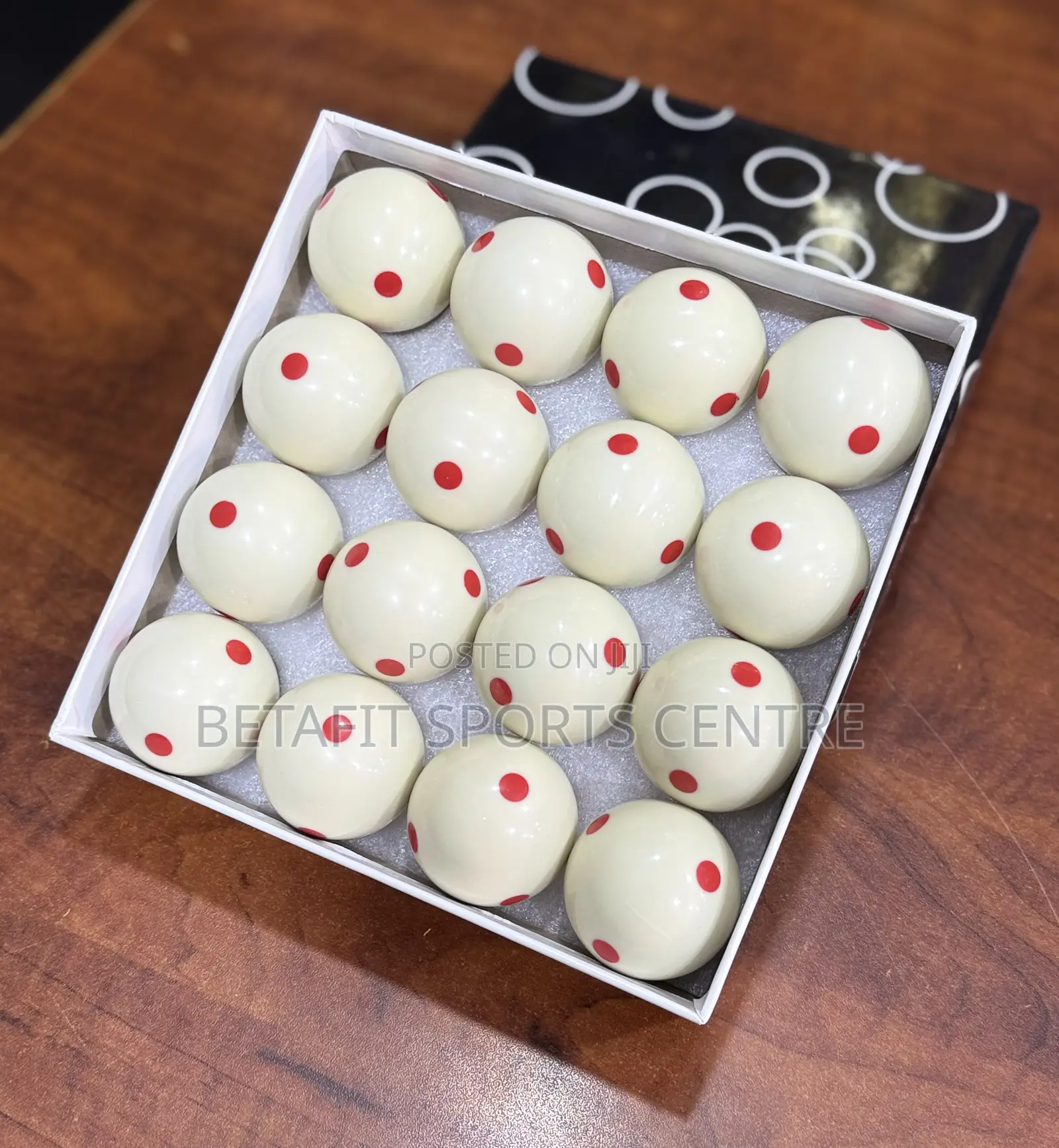 Snooker Ball White With Red Dart