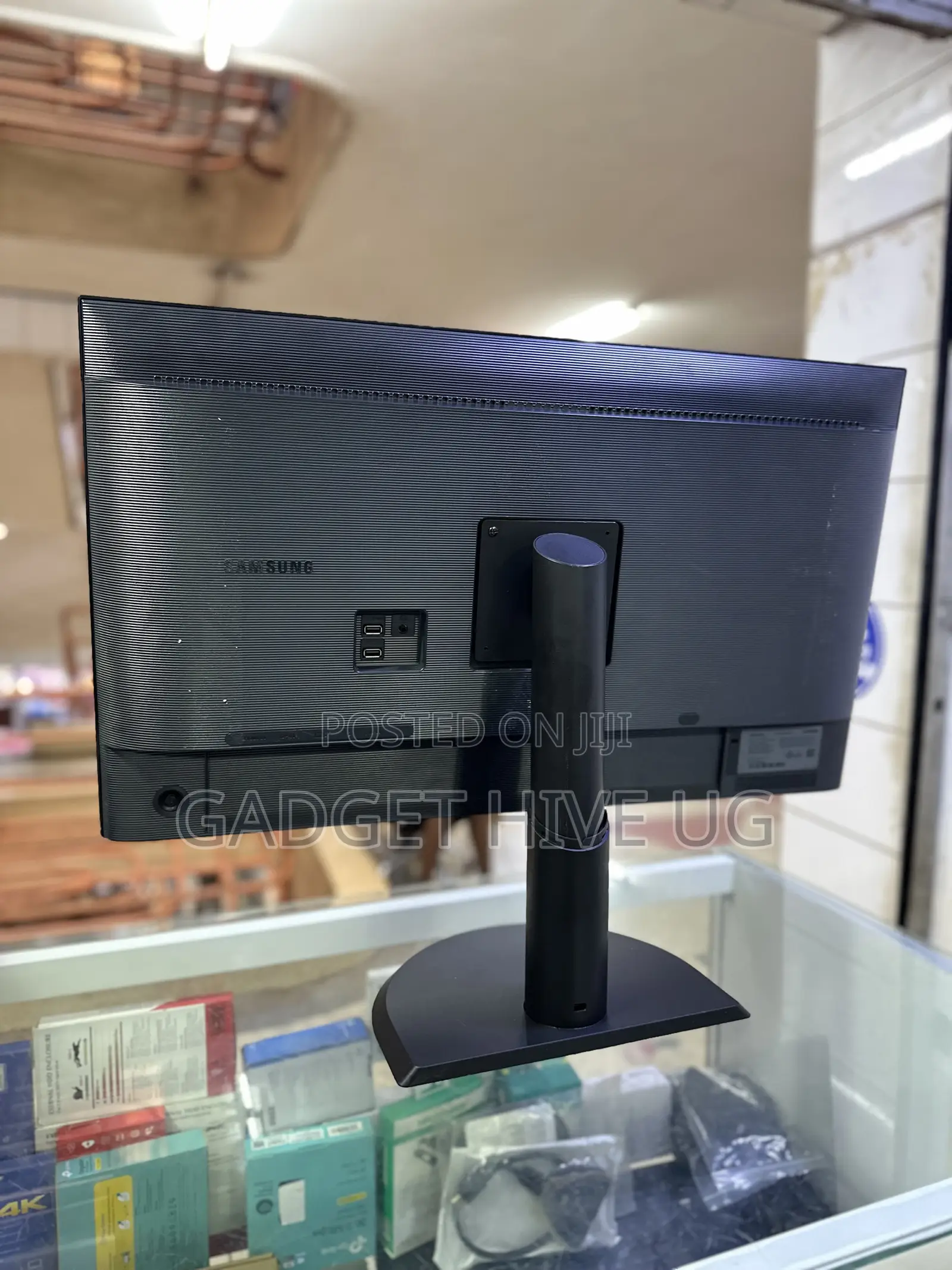  32” Monitors Samsung