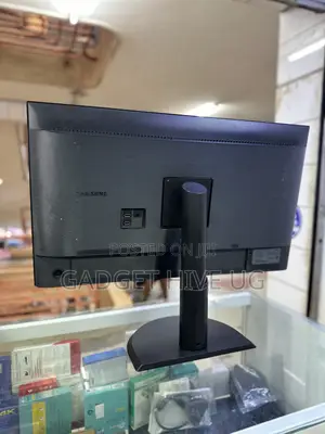  32” Monitors Samsung