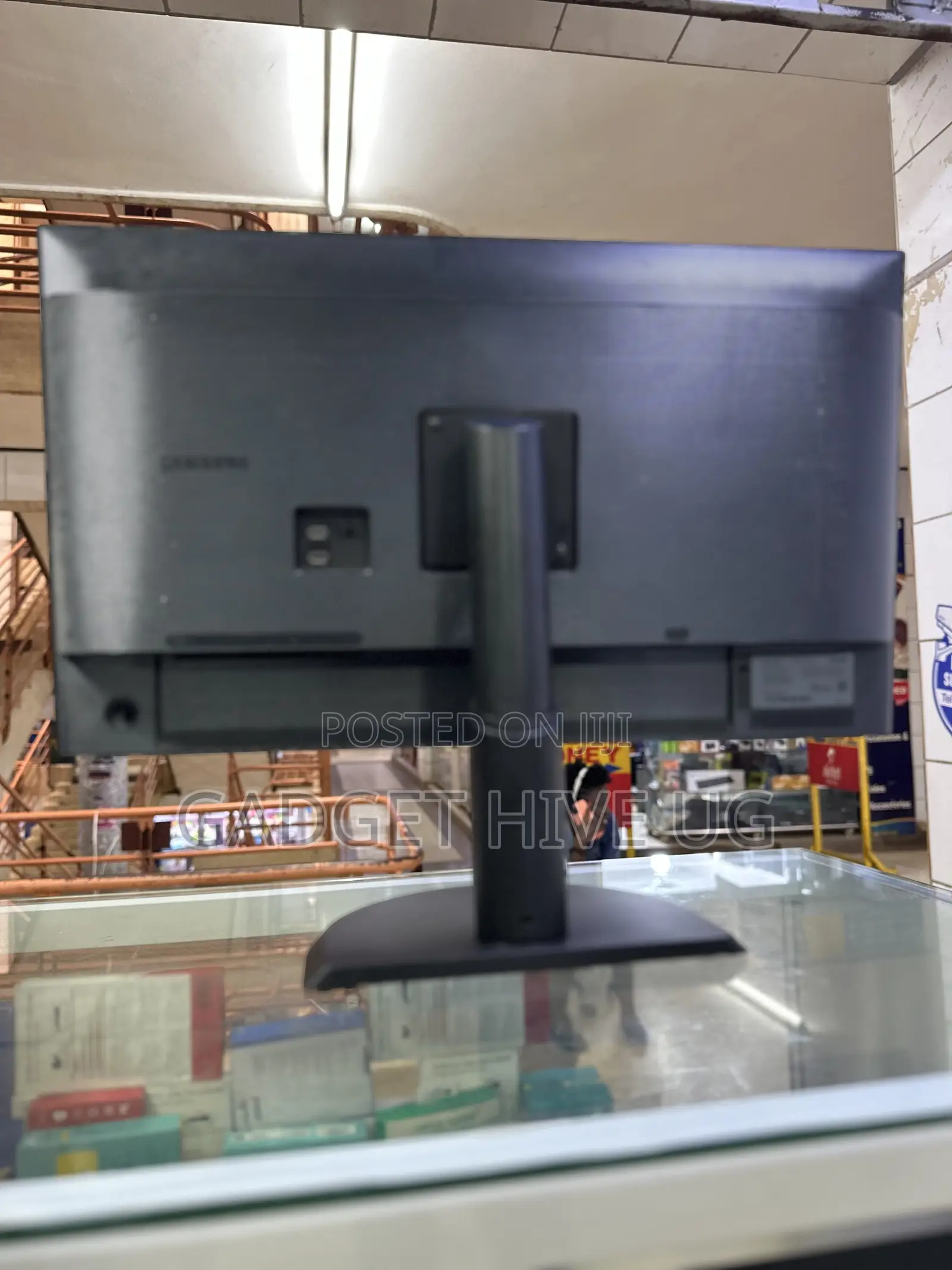  32” Monitors Samsung