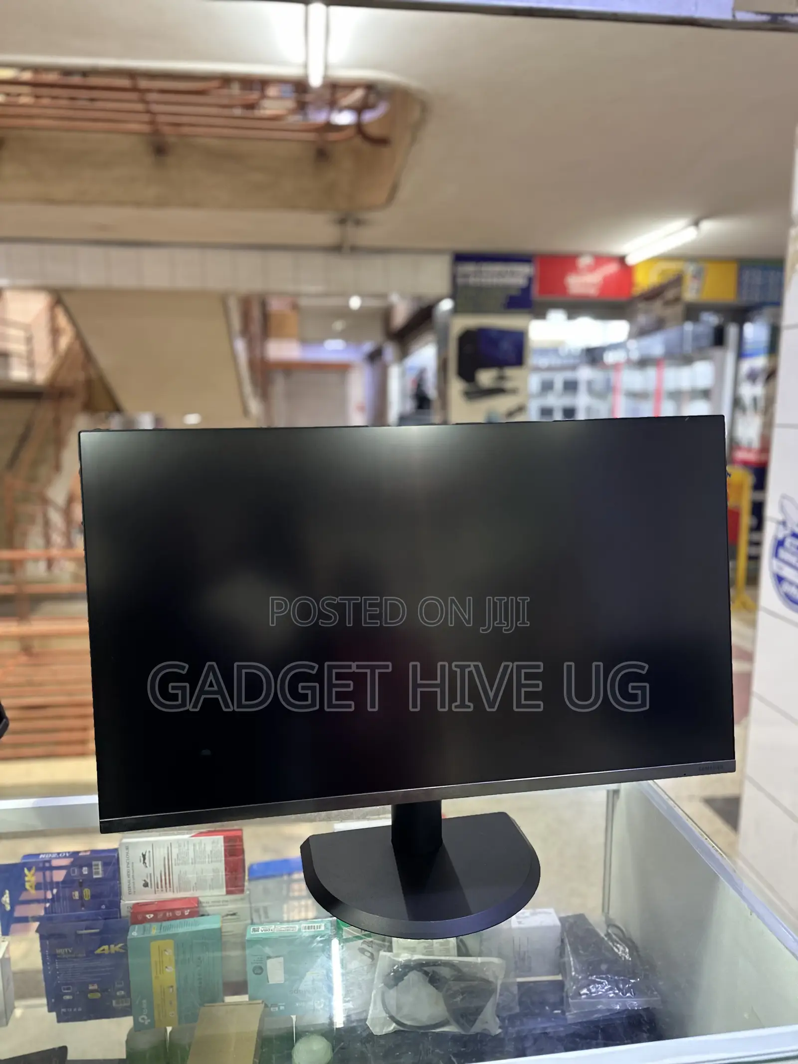  32” Monitors Samsung