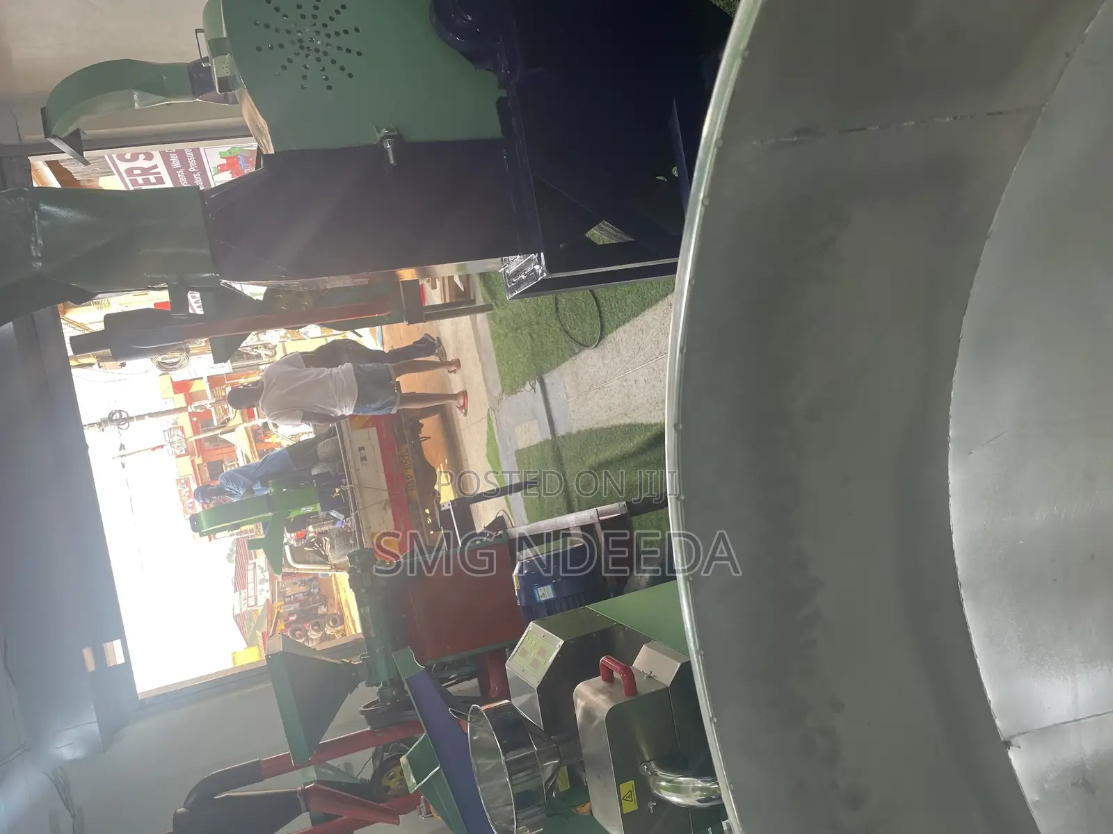 Feed Mixer