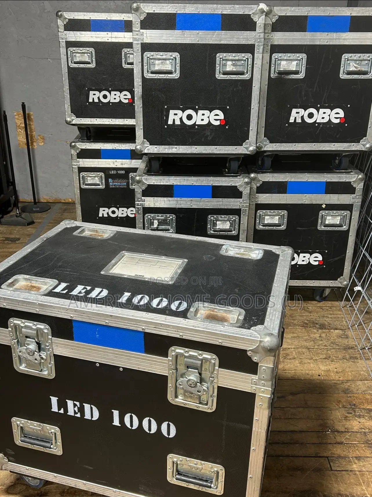 Pair Robe Robin Ledbeam 1000 - Moving Stage Lights With Storage Cases