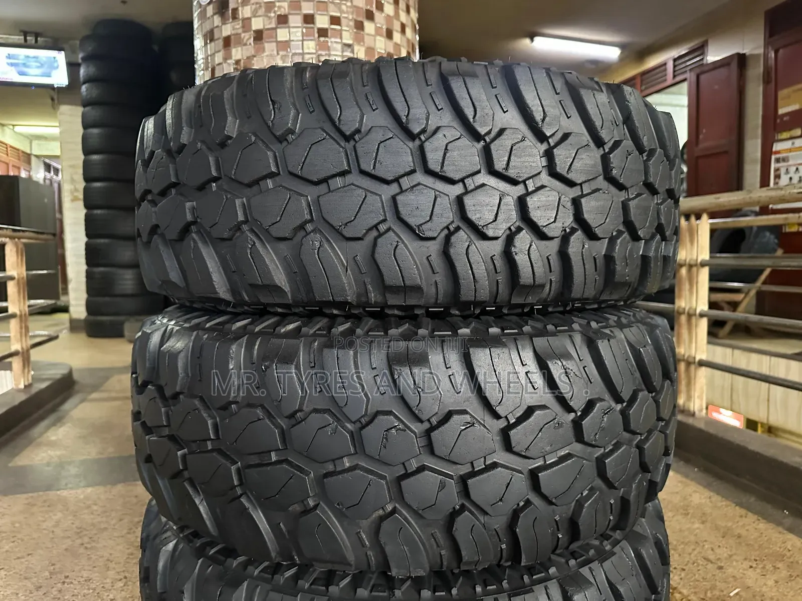 31 10 50 R15 Used Joyroad Mt but Almost New Tires Very Clear and Gd.