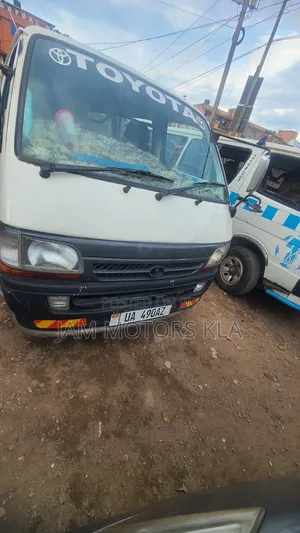 Toyota HiAce 2003 White