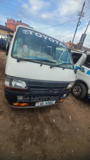 Toyota HiAce 2003 White