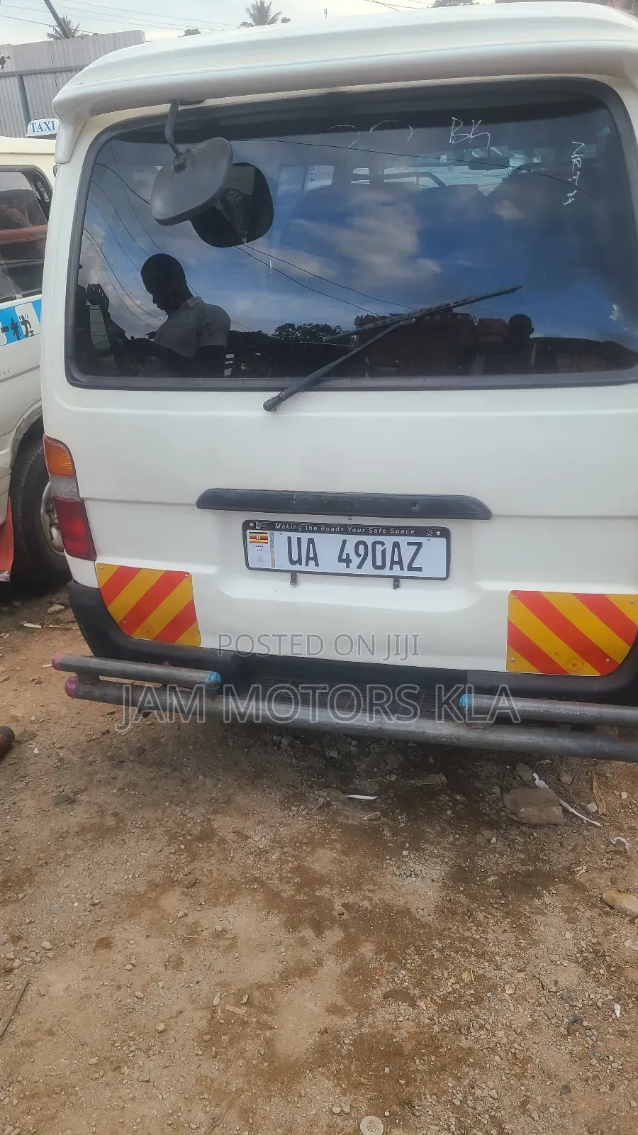 Toyota HiAce 2003 White