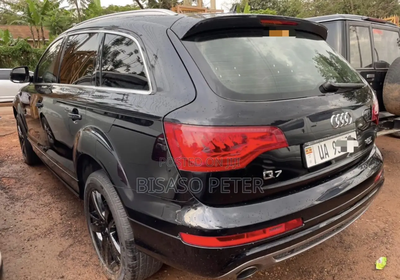 Audi Q7 2012 Black