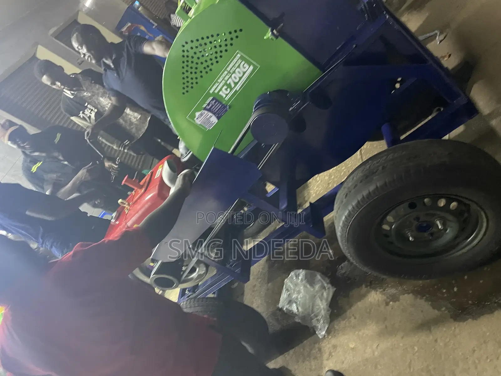 Tipping Diesel Silage Machine