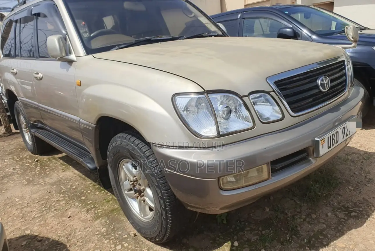 Toyota Land Cruiser 100 4.2 TD 2004 Gold