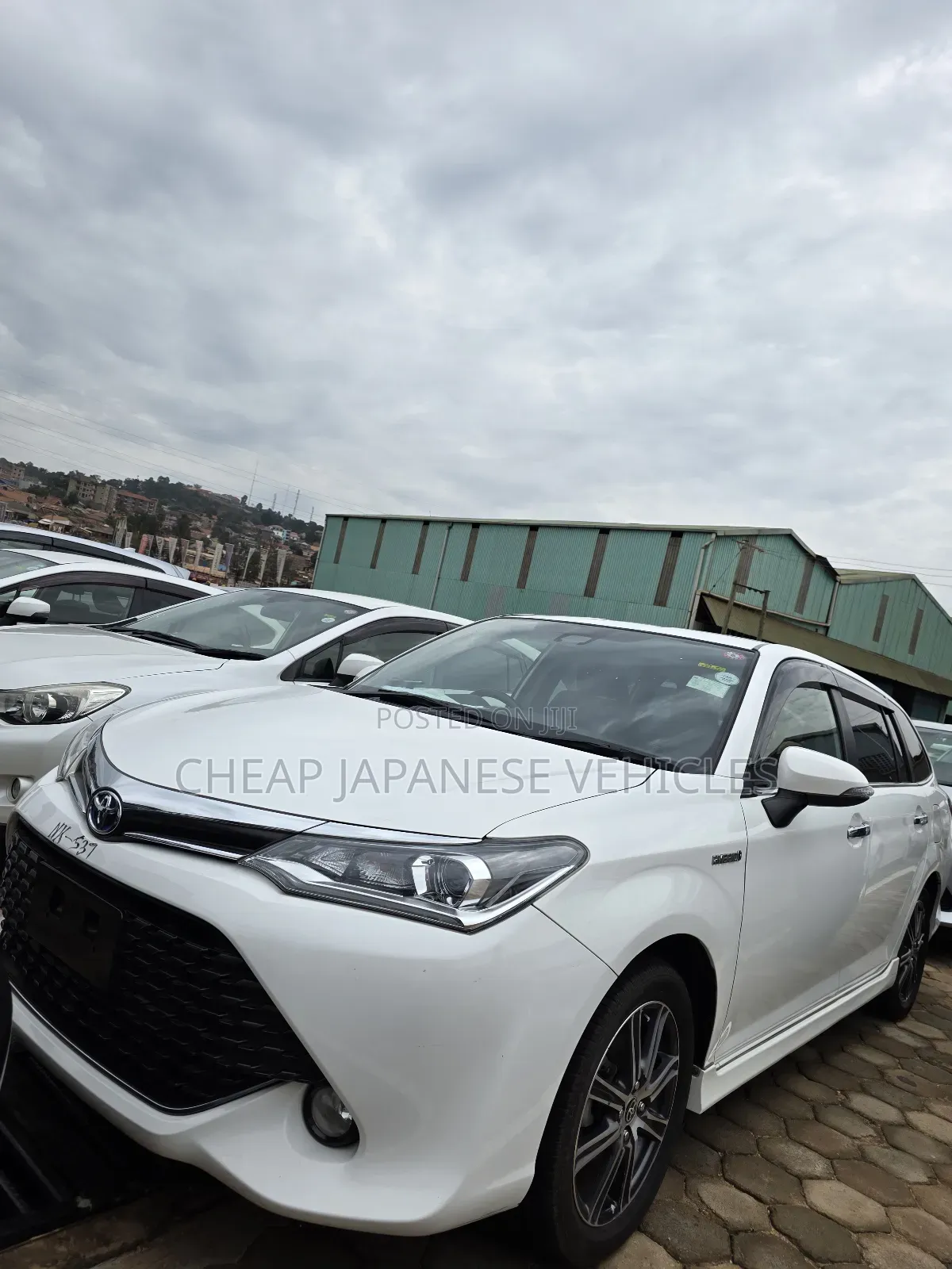 Toyota Corolla Fielder 1.5 Hybrid FWD 2016 White