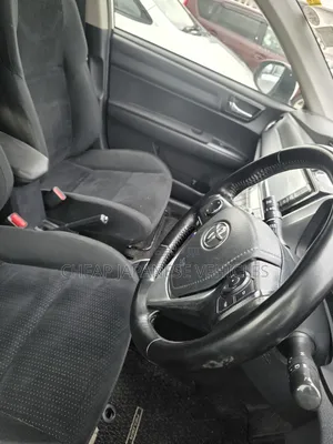 Toyota Corolla Fielder 1.5 Hybrid FWD 2016 White