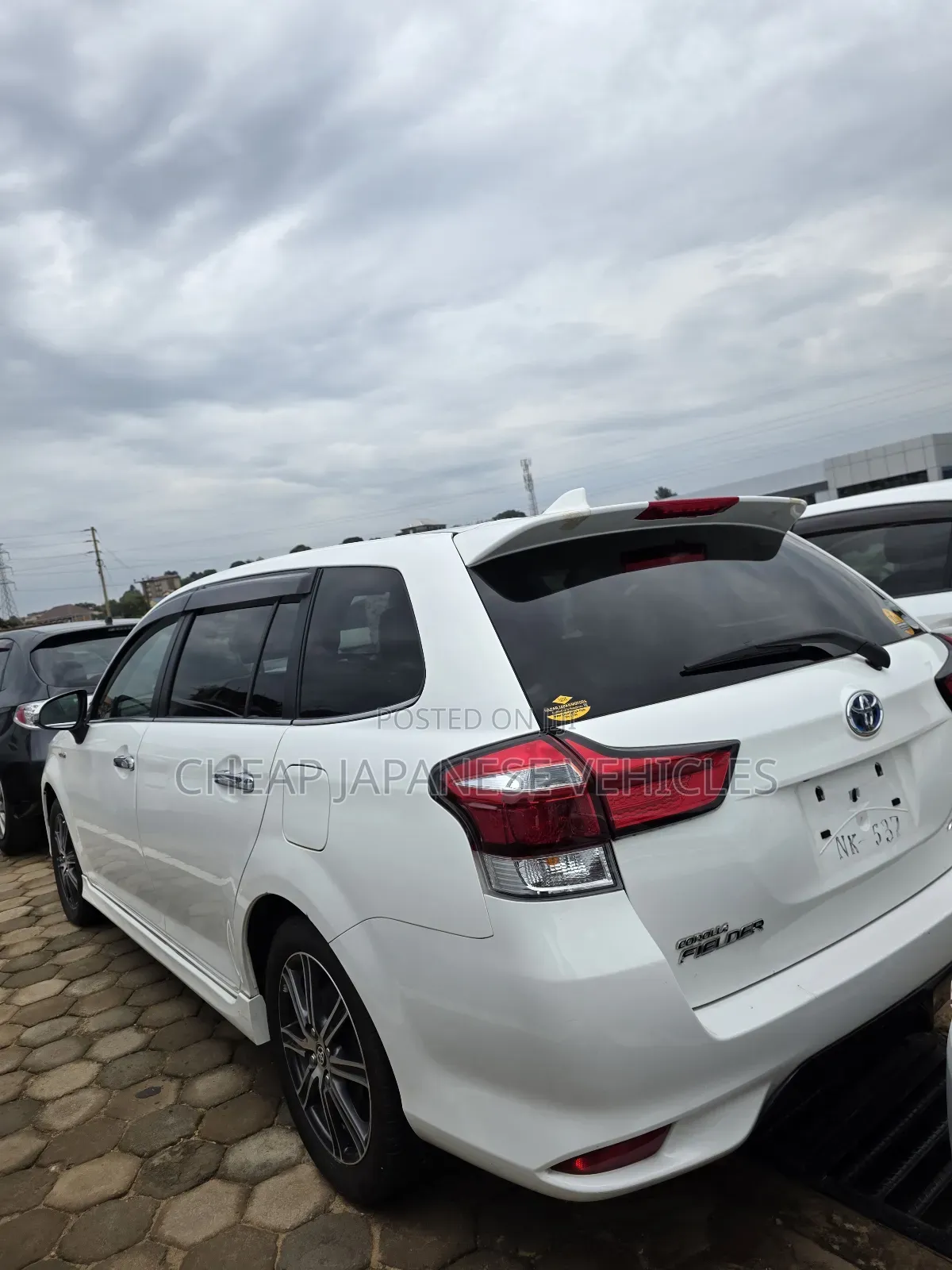 Toyota Corolla Fielder 1.5 Hybrid FWD 2016 White