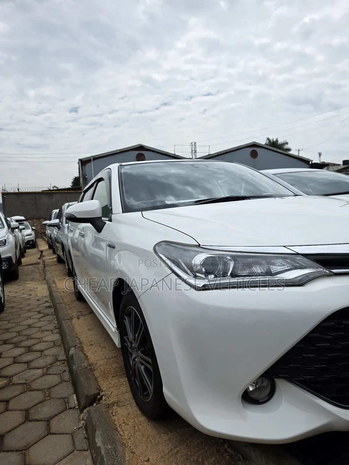 Toyota Corolla Fielder 1.5 Hybrid FWD 2016 White