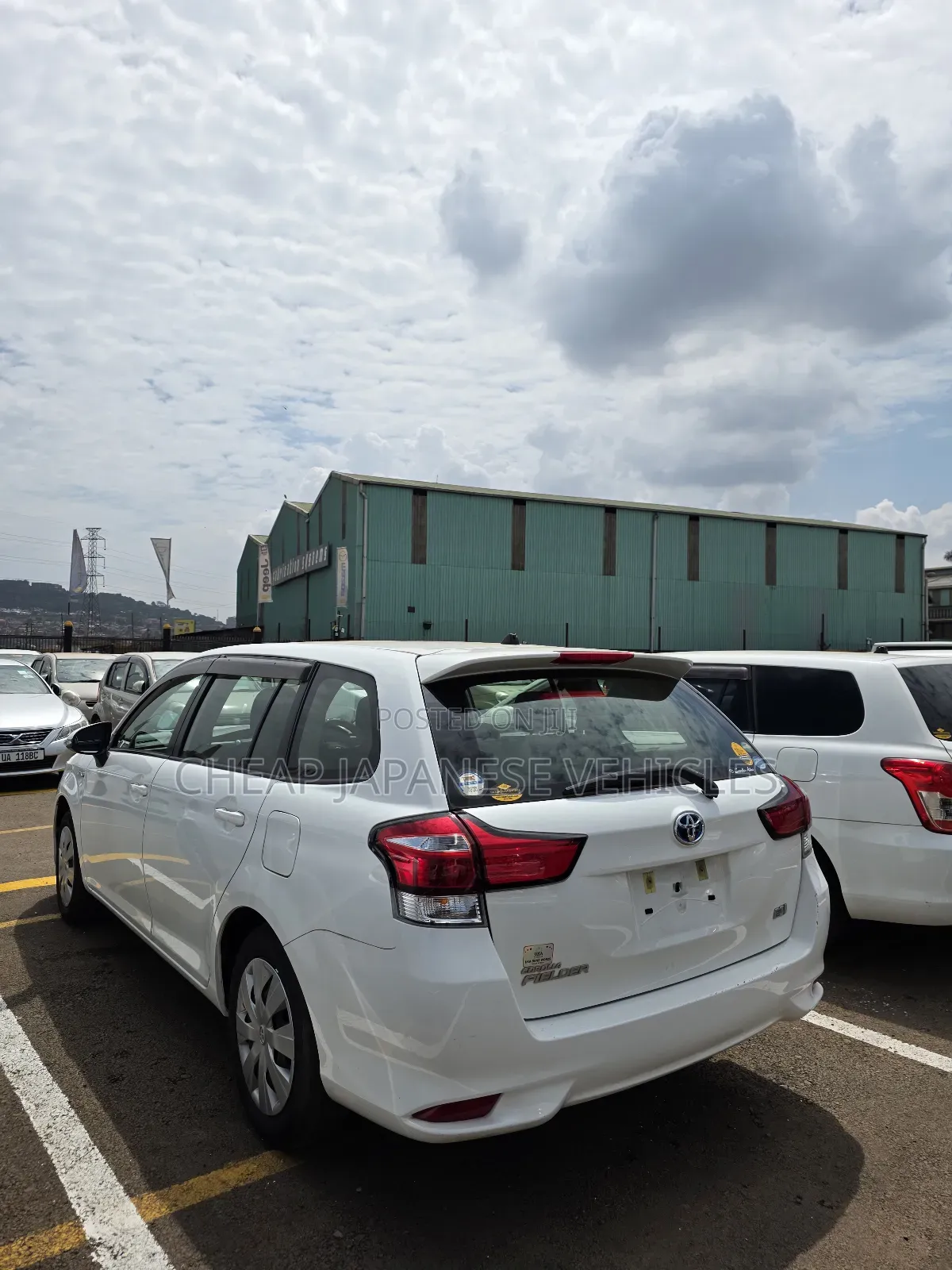 Toyota Corolla Fielder 1.5 Hybrid FWD 2016 Pearl