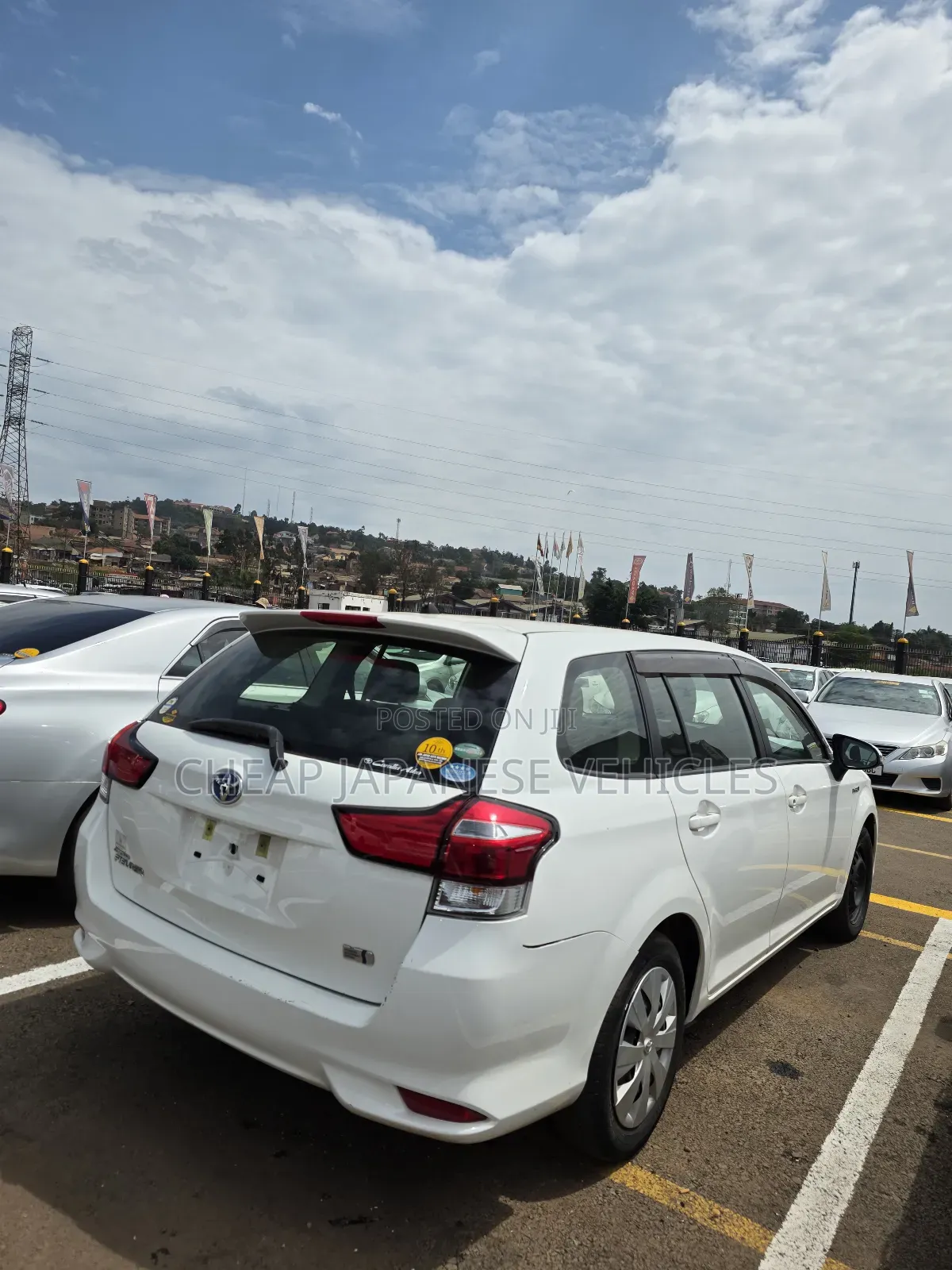 Toyota Corolla Fielder 1.5 Hybrid FWD 2016 Pearl