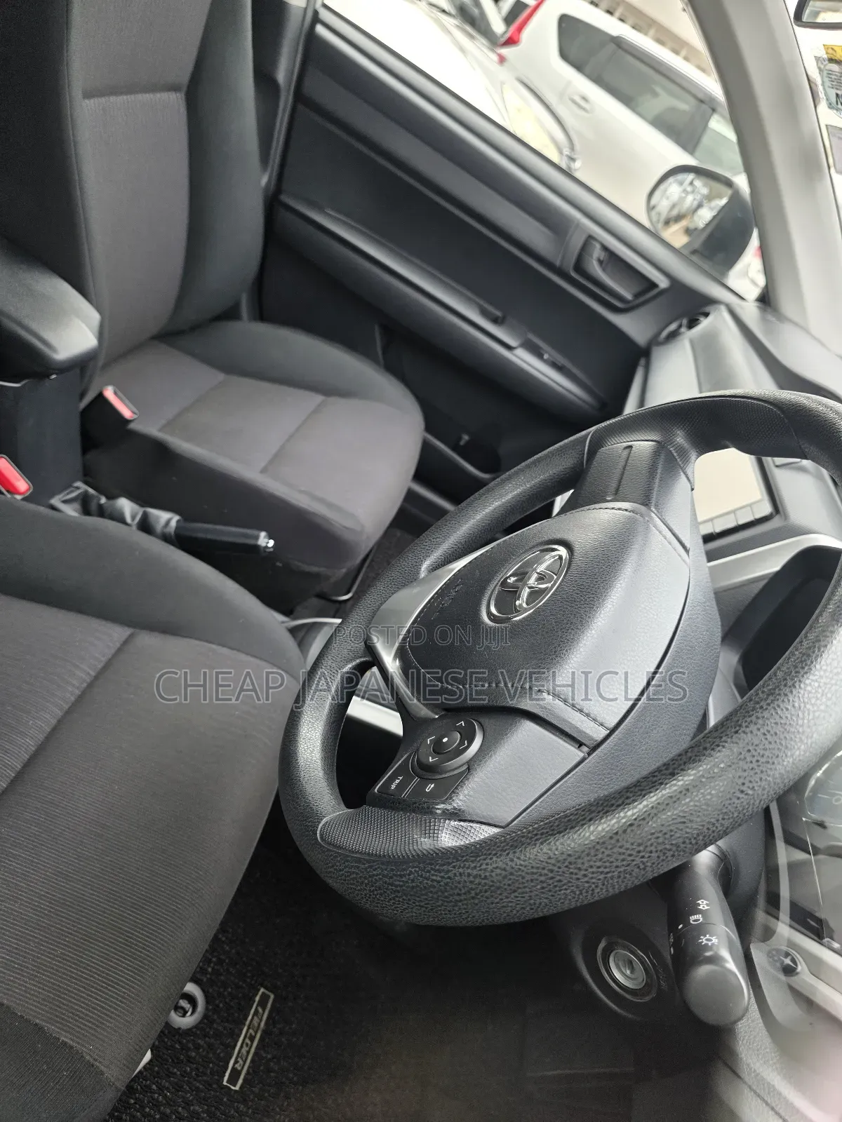 Toyota Corolla Fielder 1.5 Hybrid FWD 2017 Silver