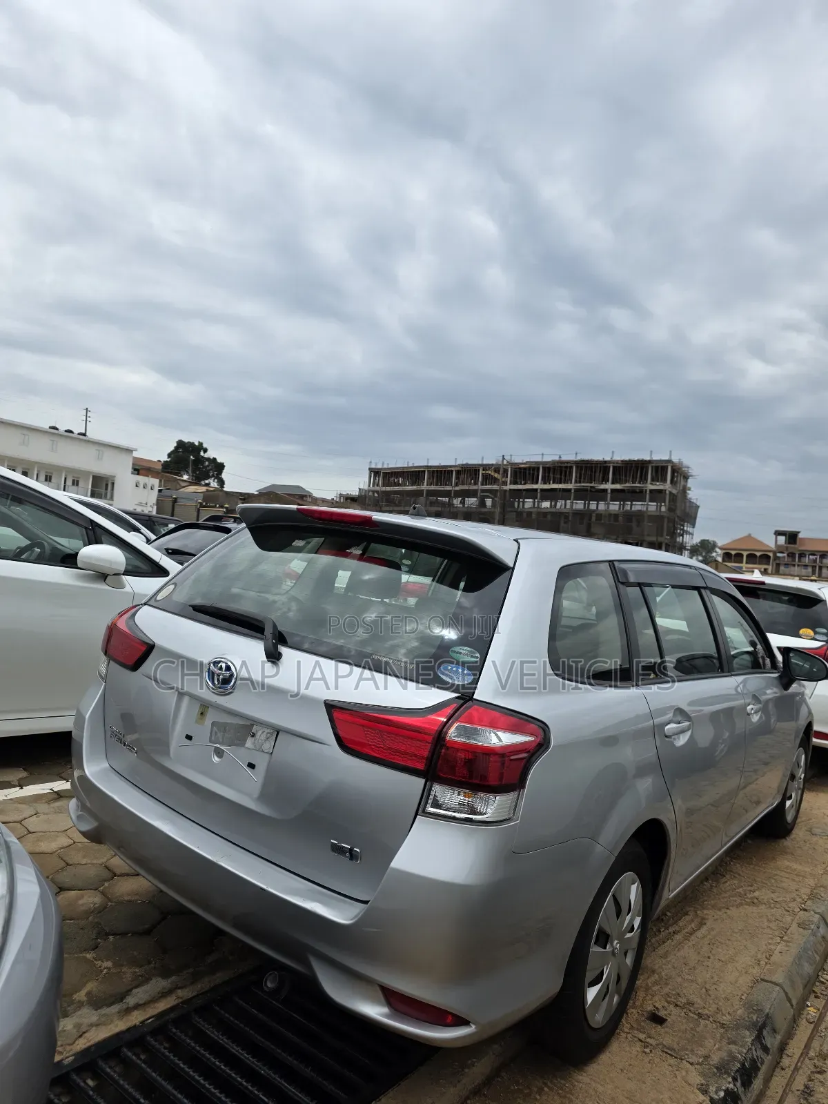 Toyota Corolla Fielder 1.5 Hybrid FWD 2017 Silver