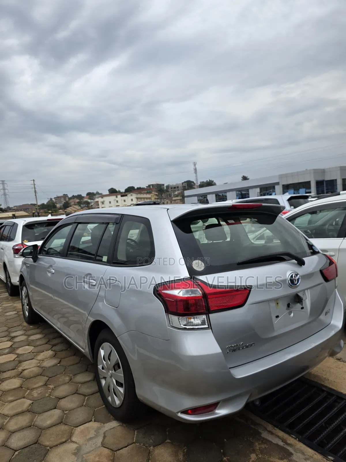 Toyota Corolla Fielder 1.5 Hybrid FWD 2017 Silver