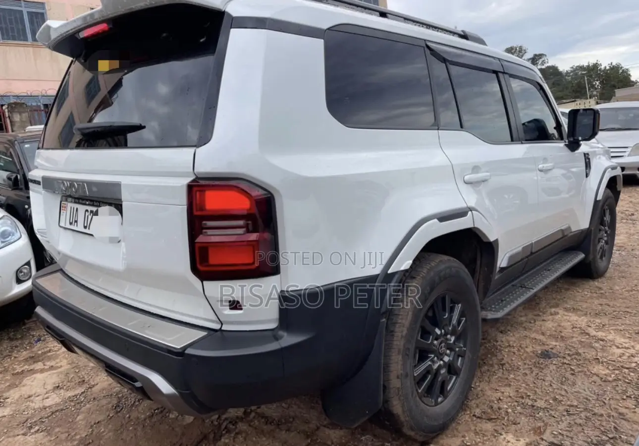 Toyota Land Cruiser Prado 2.7 2024 White