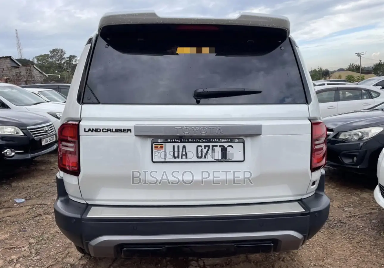 Toyota Land Cruiser Prado 2.7 2024 White