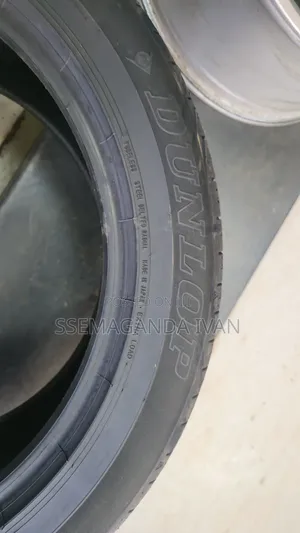 275/45r20 the Original Dunlop Tyres