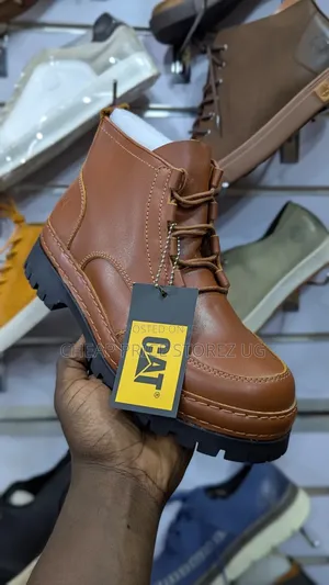 Men's Yellow Leather Cat Boots With a Square Toe
