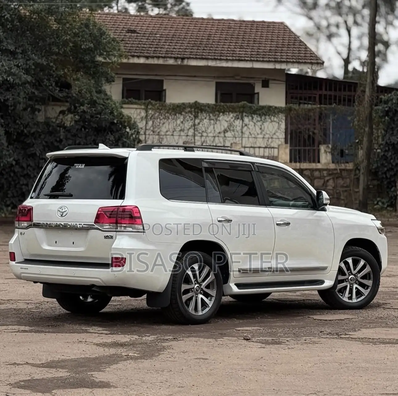 Toyota Land Cruiser 4.6 V8 ZX 2018 White