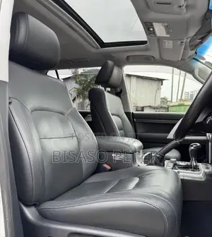 Toyota Land Cruiser 4.6 V8 ZX 2018 White