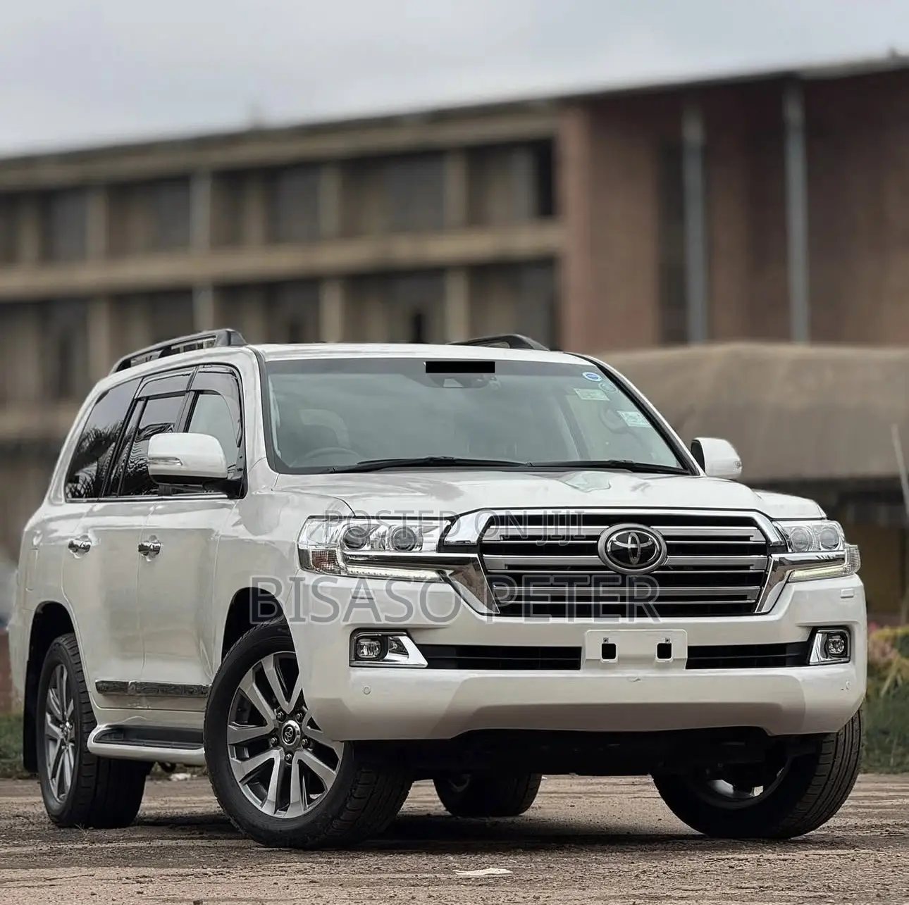 Toyota Land Cruiser 4.6 V8 ZX 2018 White