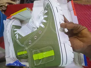 Dodo Ladies and Gentlemen Shoe Centre.