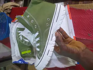 Dodo Ladies and Gentlemen Shoe Centre.