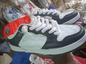 Dodo Ladies and Gentlemen Shoe Centre.