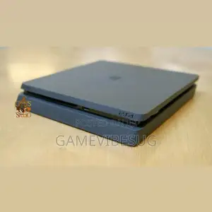 Playstation 4 Slim With 2pads and 5games