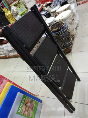4step Folding Step Ladder With Secure Footing