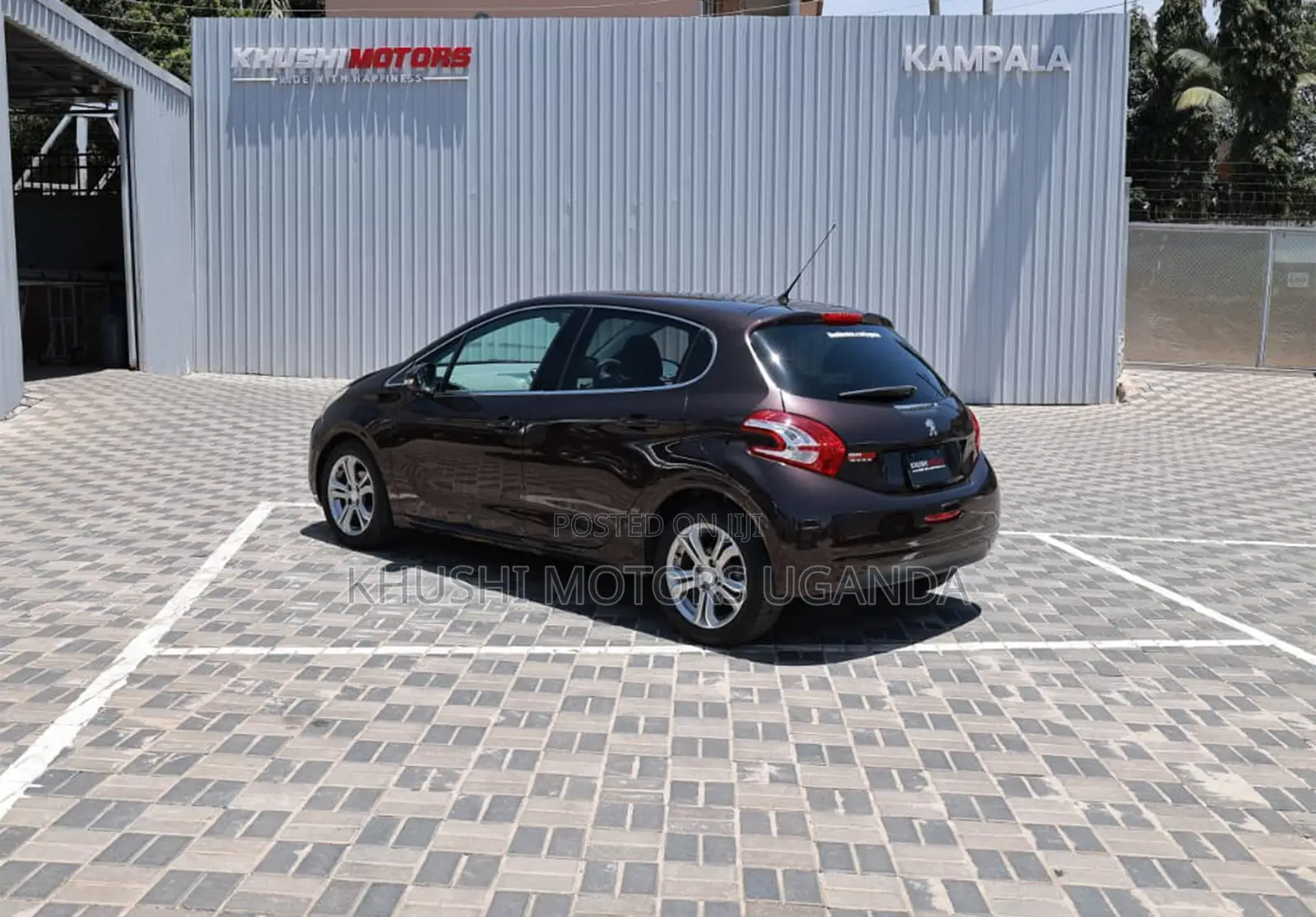 Peugeot 208 2012 Brown