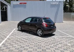 Peugeot 208 2012 Brown