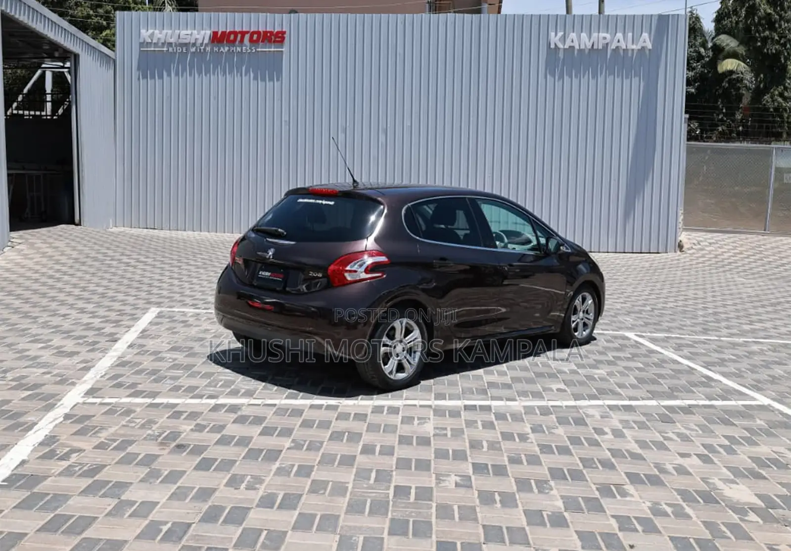 Peugeot 208 2012 Brown