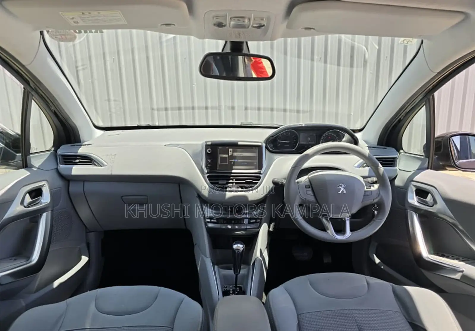 Peugeot 208 2012 Brown