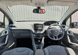 Peugeot 208 2012 Brown
