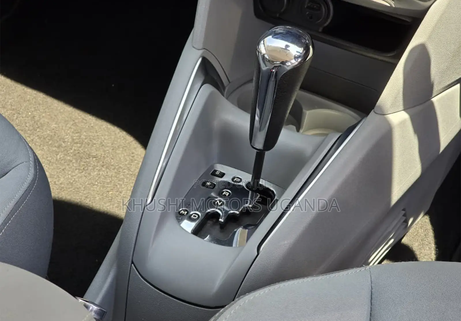 Peugeot 208 2012 Brown