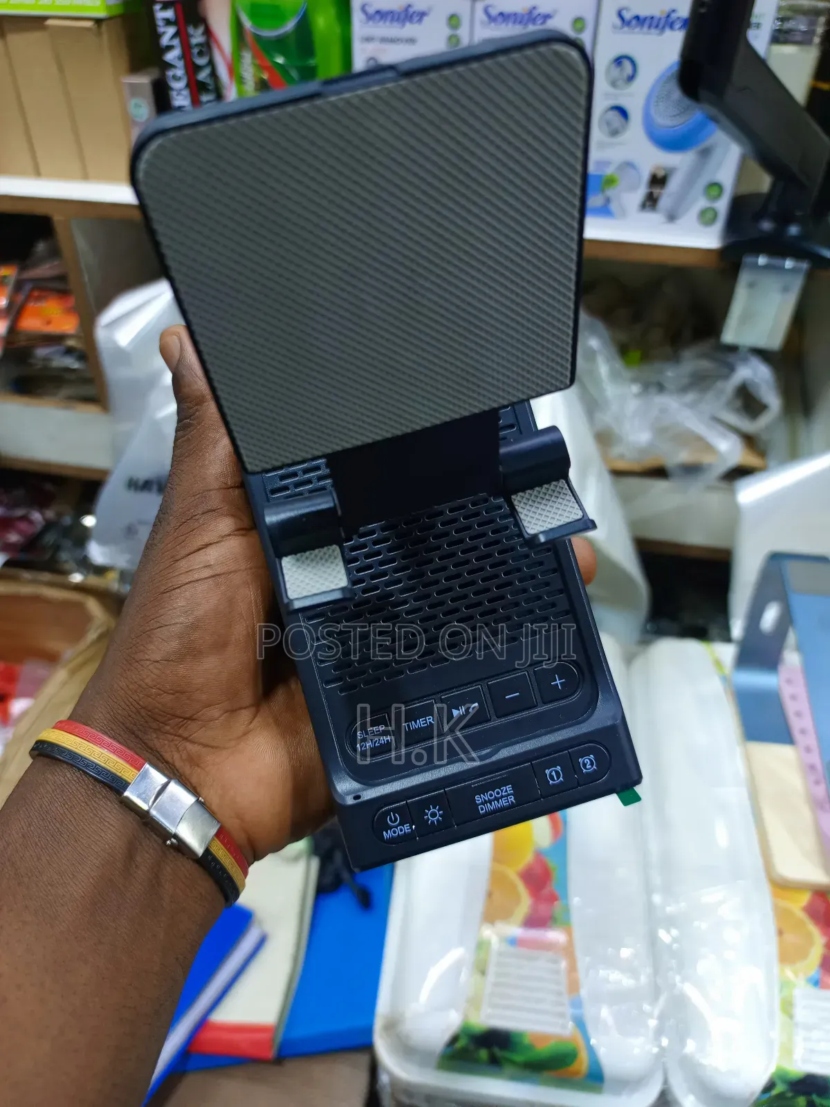 Gafowm F31 Cell Phone Stand With an Instant Wireless Induction Speaker